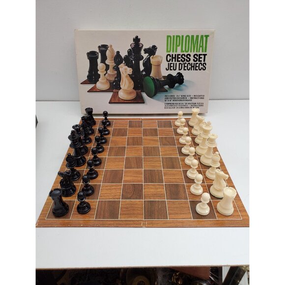 Vintage Plastic Chess Game with Board Vintage Board Game. Chess Set With Board, - Picture 4 of 10